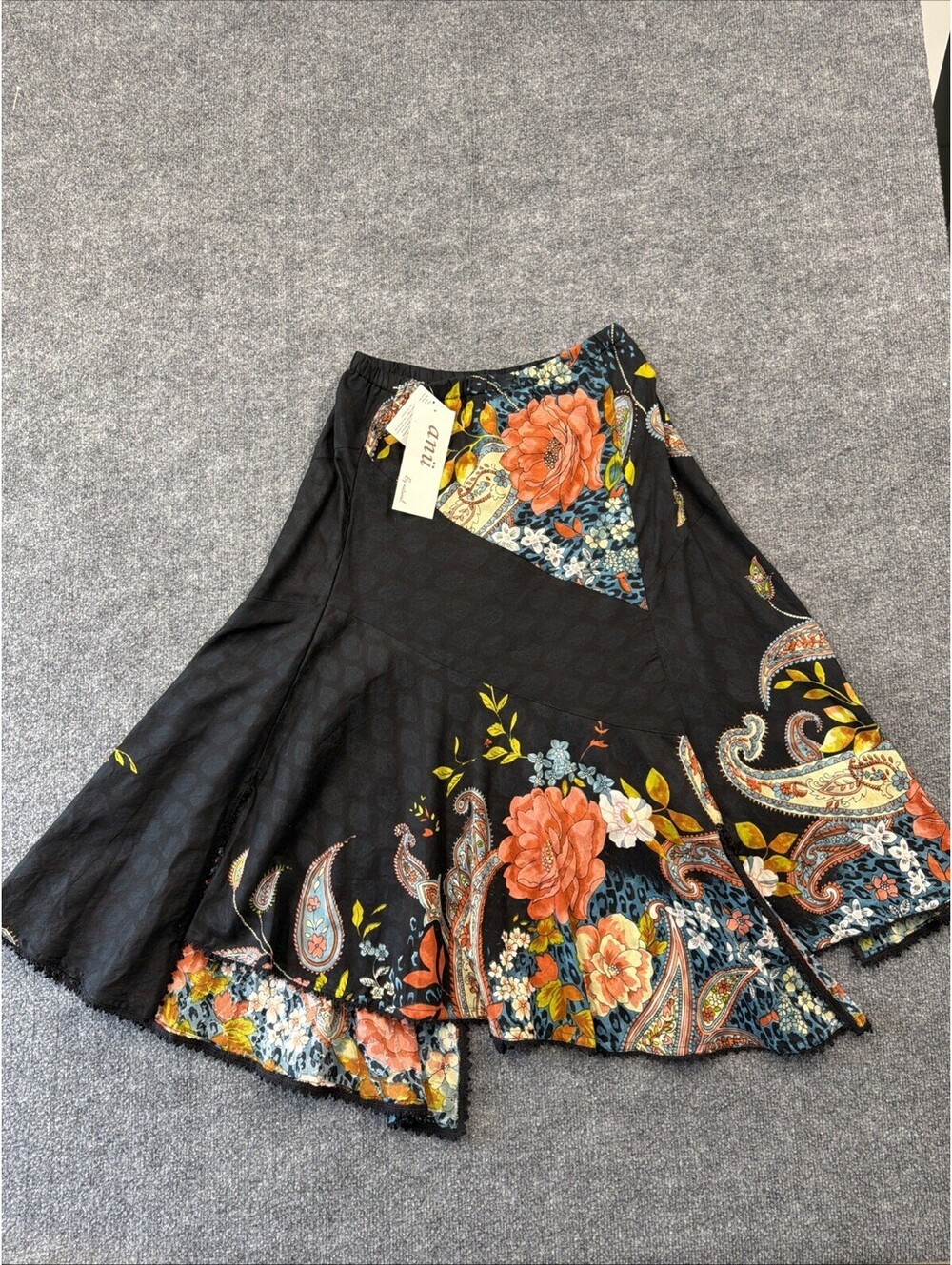 ANU by Natural Mulitcolor Womens Flare soft and Flowy, NWT SIze S